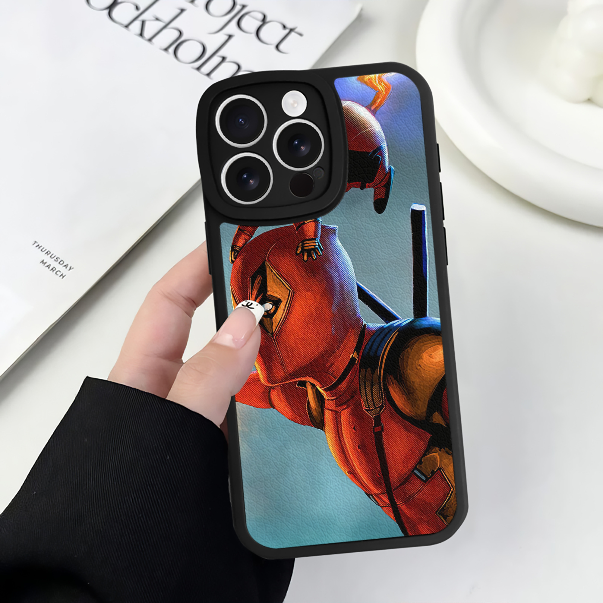 （画像用） Deadpool デッドプール 【iPhone 16シリーズ対応】シリコンスマホケース（レザー調） 材質：シリコン